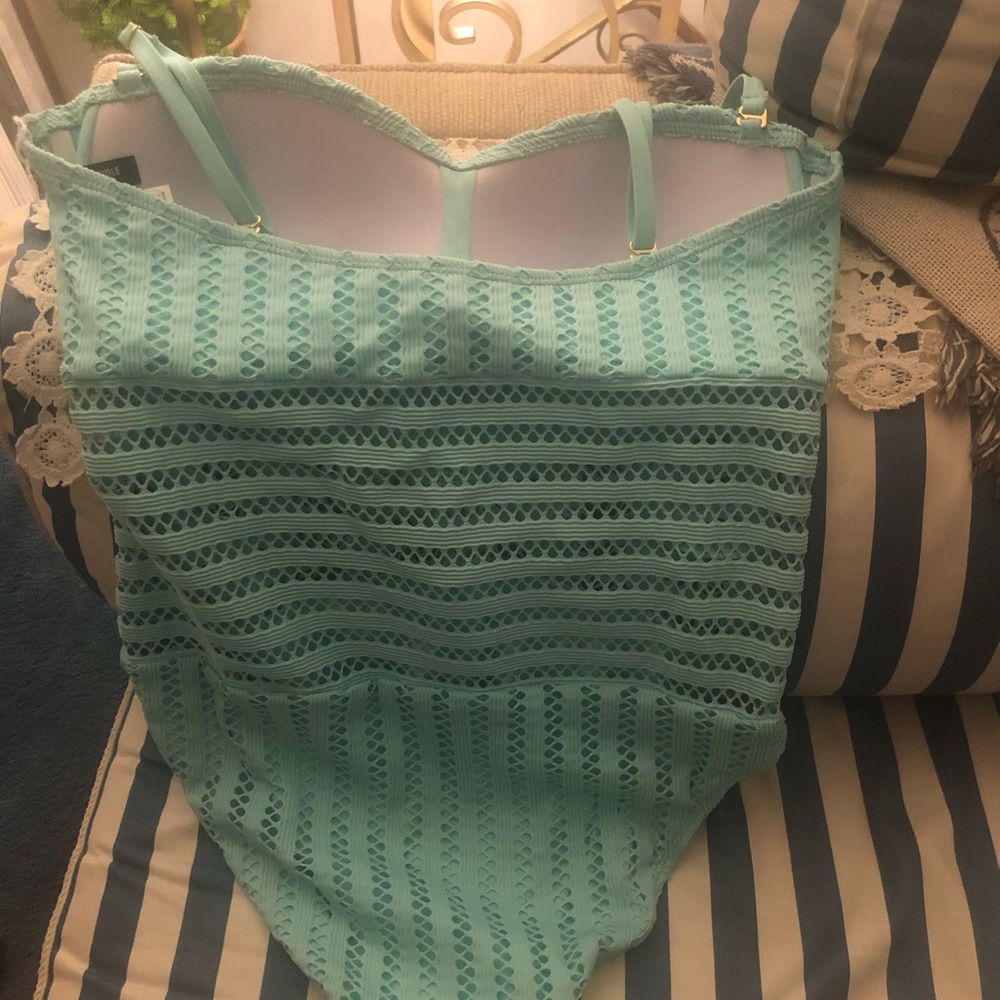 Bathing Suit - Picture 6 of 6